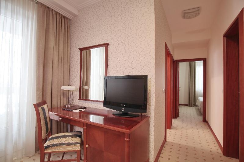 Hotel Orasac Белград Екстер'єр фото